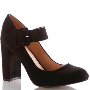 Mary Jane style pump. Worn once!